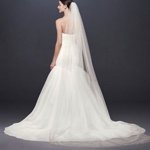 Crystal-Dipped Cathedral Veil

*Brand New/NWT*